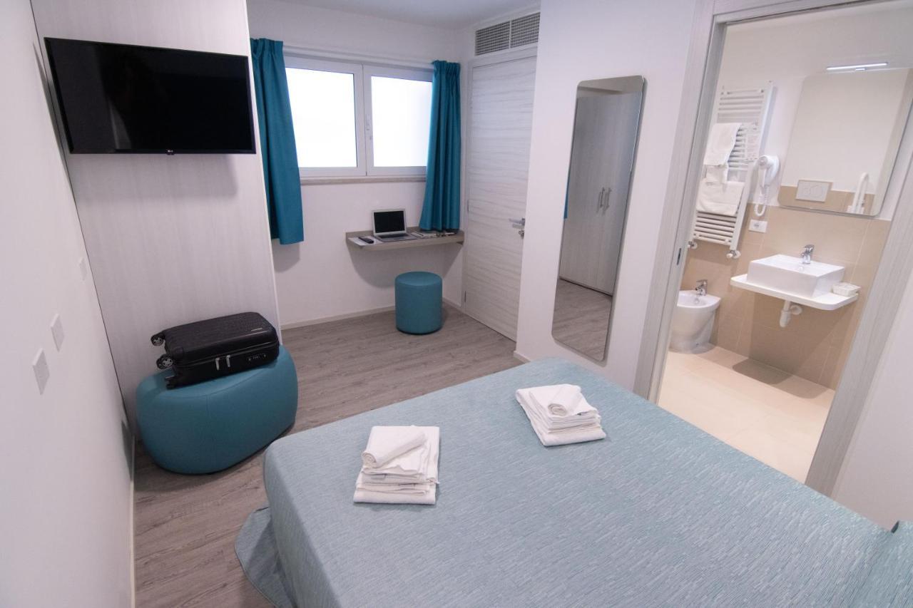 Hotel Adria Beach Rimini Esterno foto