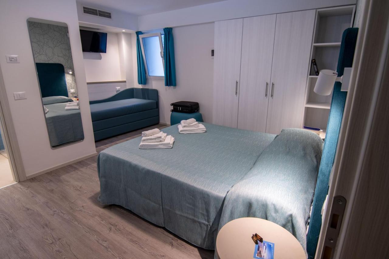 Hotel Adria Beach Rimini Esterno foto