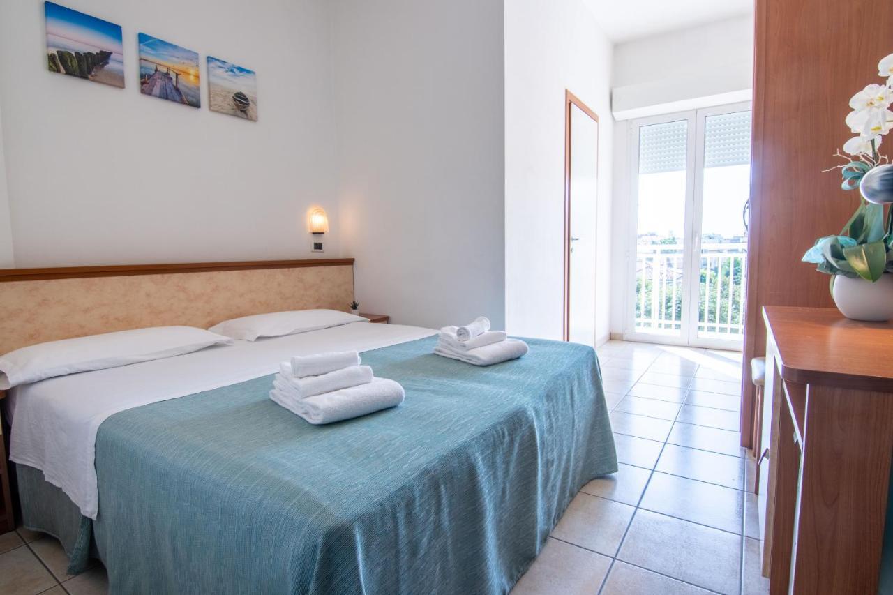 Hotel Adria Beach Rimini Esterno foto