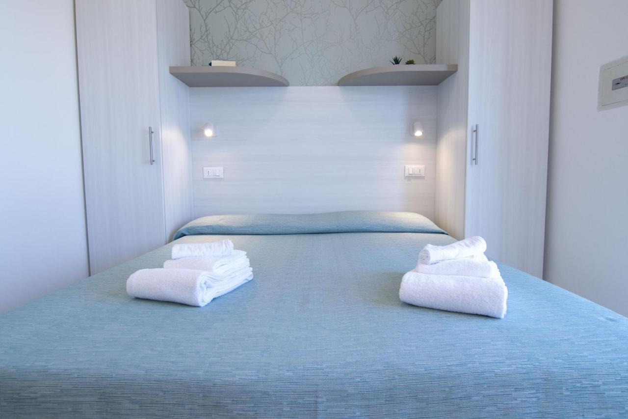 Hotel Adria Beach Rimini Esterno foto