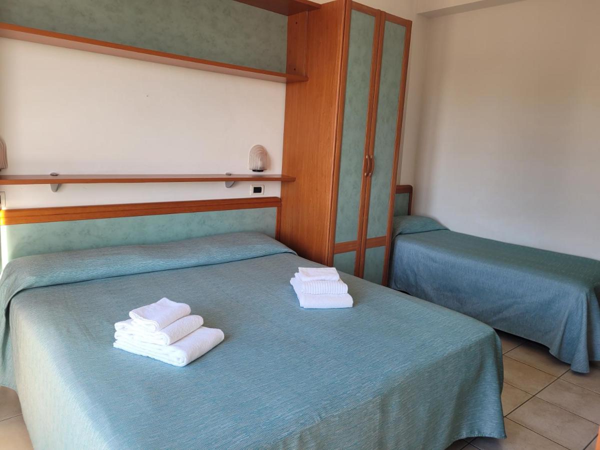 Hotel Adria Beach Rimini Esterno foto